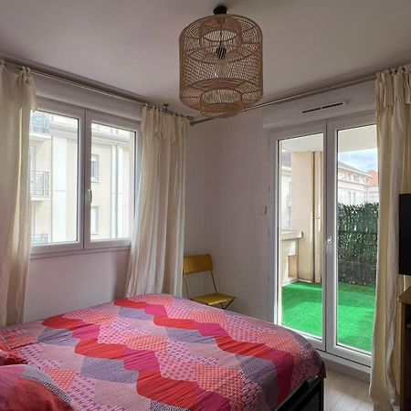 Location 3 Chambres Spacieuses Dans Appartment 2 Mn Rer Bussy Saint Georges ภายนอก รูปภาพ