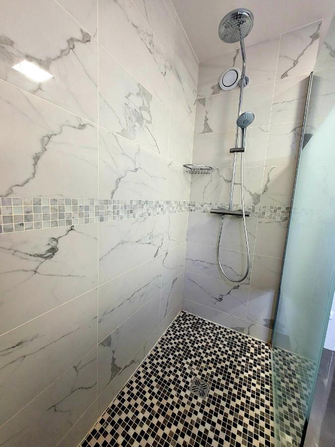 Location 3 Chambres Spacieuses Dans Appartment 2 Mn Rer Bussy Saint Georges ภายนอก รูปภาพ