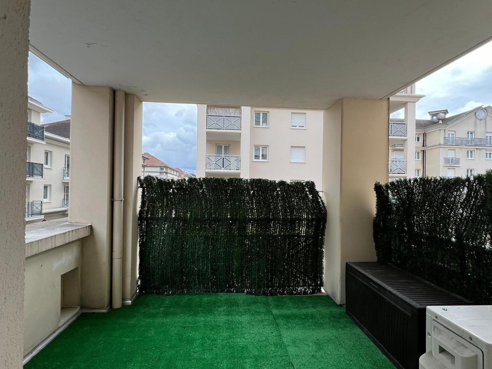 Location 3 Chambres Spacieuses Dans Appartment 2 Mn Rer Bussy Saint Georges ภายนอก รูปภาพ